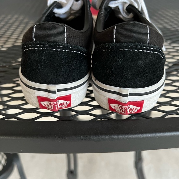 Black vans - Picture 3 of 3